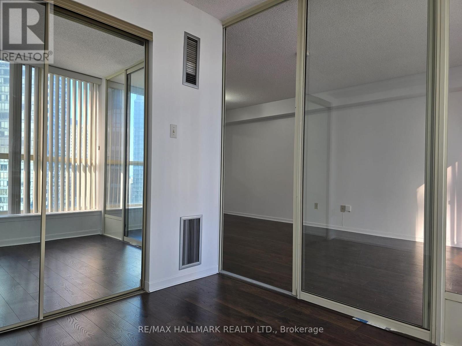 2211 - 44 St Joseph Street, Toronto (Bay Street Corridor), Ontario  M4Y 2W4 - Photo 10 - C12896766