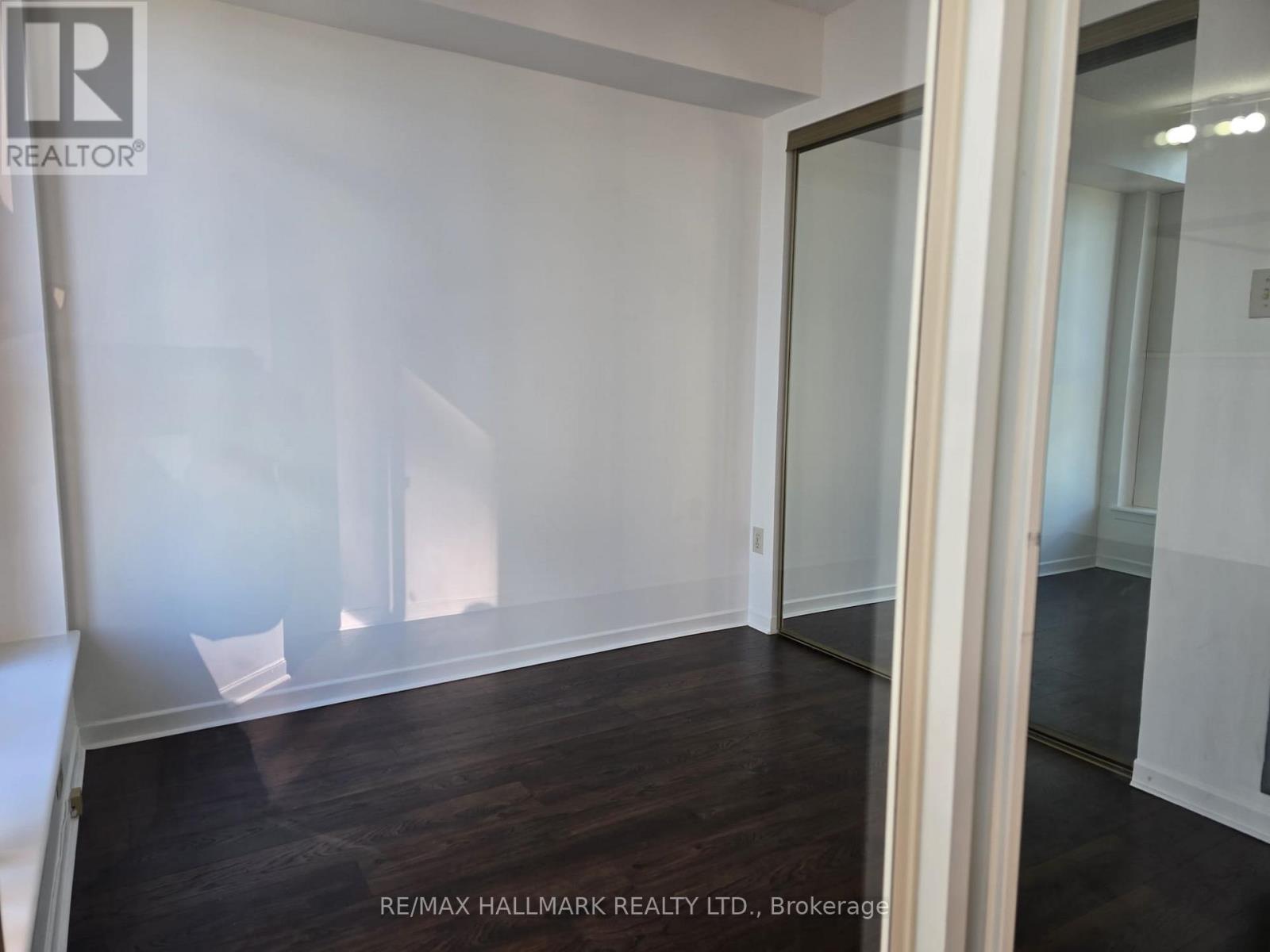 2211 - 44 St Joseph Street, Toronto (Bay Street Corridor), Ontario  M4Y 2W4 - Photo 11 - C12896766