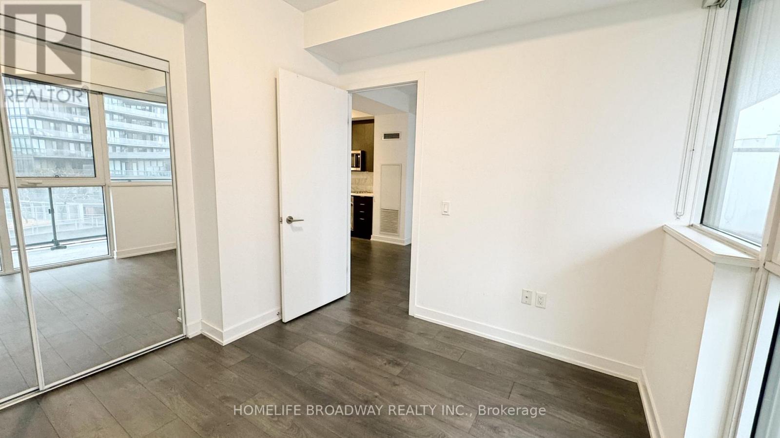 908 - 38 Iannuzzi Street, Toronto, Ontario  M5V 0S2 - Photo 8 - C12896790