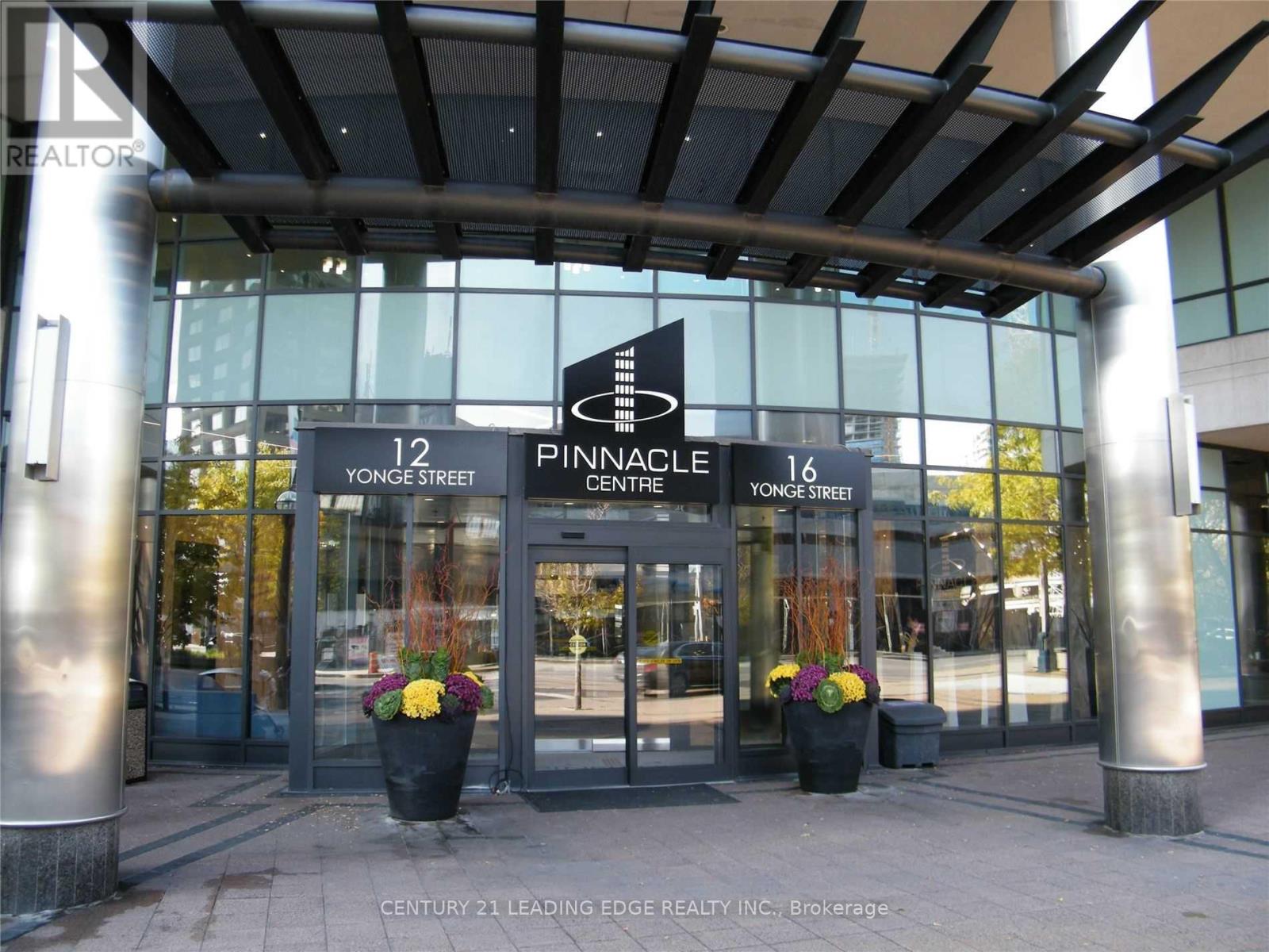 401 - 12 Yonge Street, Toronto (Waterfront Communities), Ontario  M5E 1Z9 - Photo 2 - C12896806