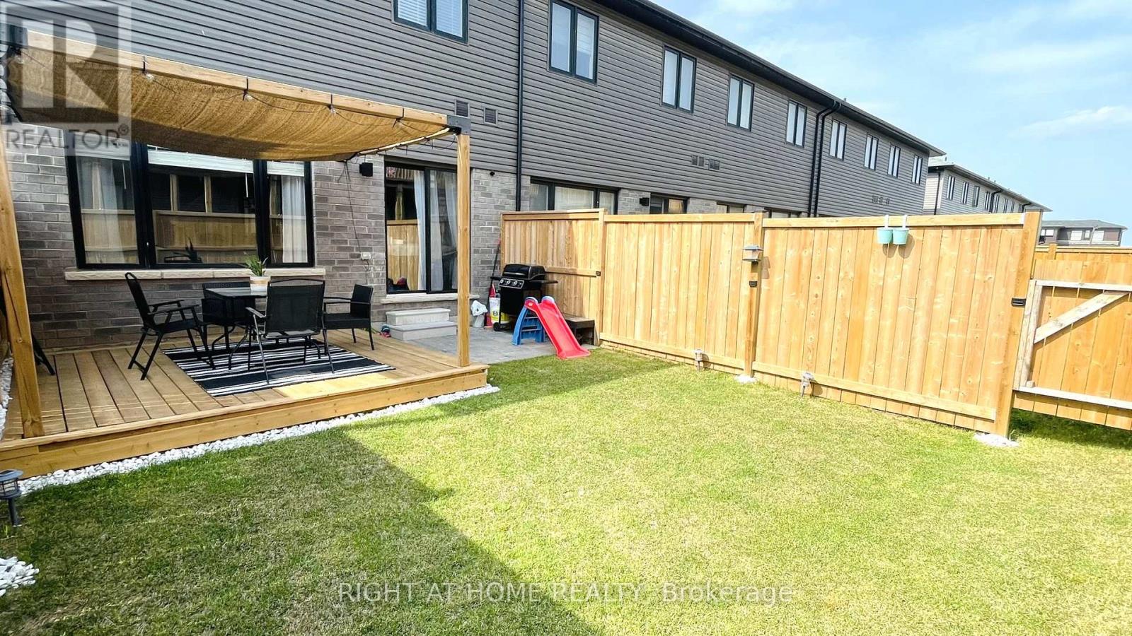 205 Longboat Run W, Brantford, Ontario  N3T 0T2 - Photo 44 - X12894960