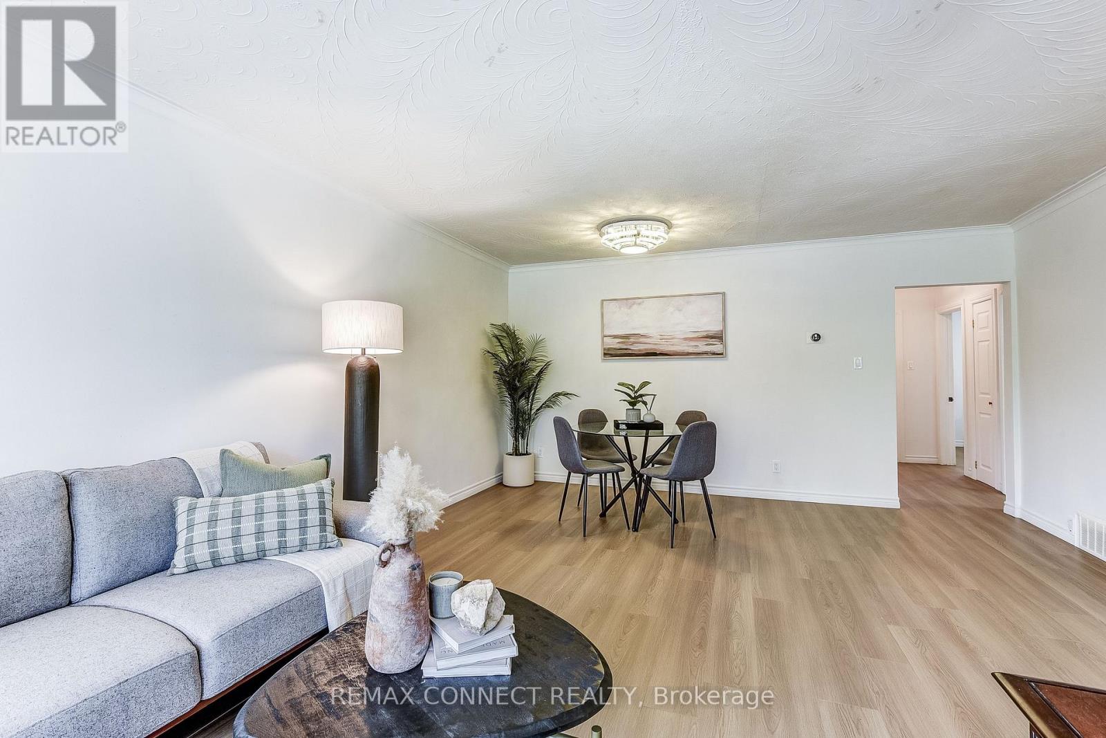 53 Glory Crescent, Toronto, Ontario  M1E 2B9 - Photo 5 - E12896720