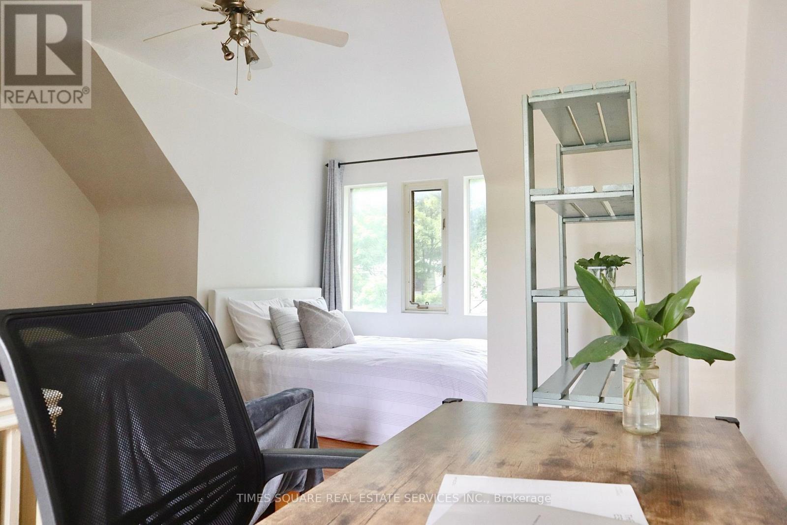 7 Badgerow Avenue, Toronto, Ontario  M4M 1T9 - Photo 11 - E12896722