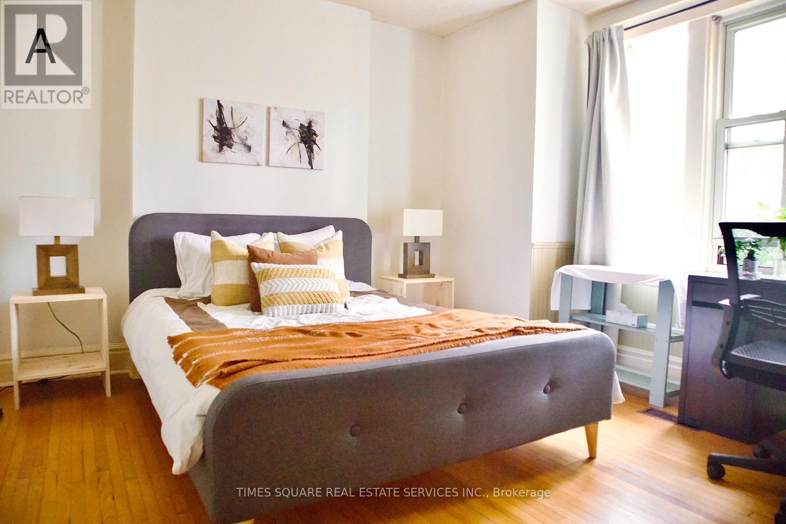 7 Badgerow Avenue, Toronto, Ontario  M4M 1T9 - Photo 15 - E12896722