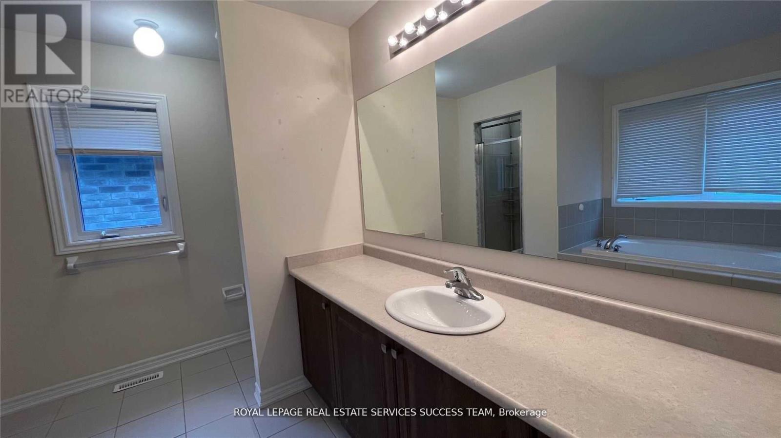 1915 Douglas Langtree Drive, Oshawa (Taunton), Ontario  L1K 0Y6 - Photo 15 - E12896730