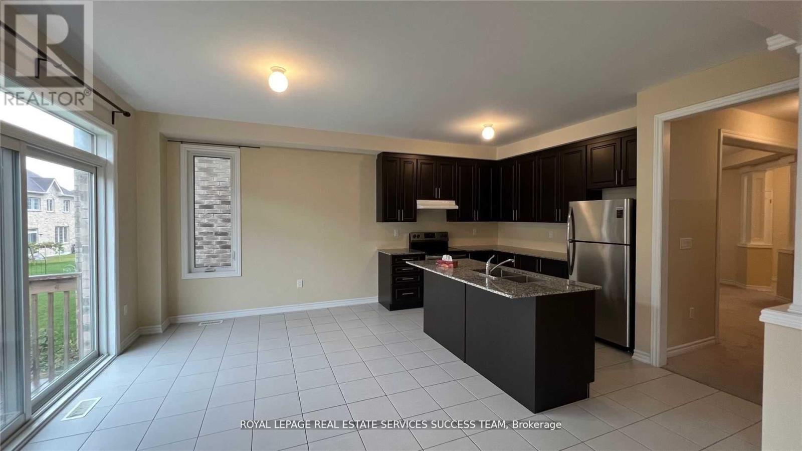 1915 Douglas Langtree Drive, Oshawa (Taunton), Ontario  L1K 0Y6 - Photo 3 - E12896730