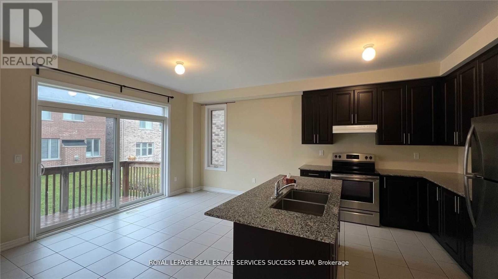 1915 Douglas Langtree Drive, Oshawa (Taunton), Ontario  L1K 0Y6 - Photo 4 - E12896730