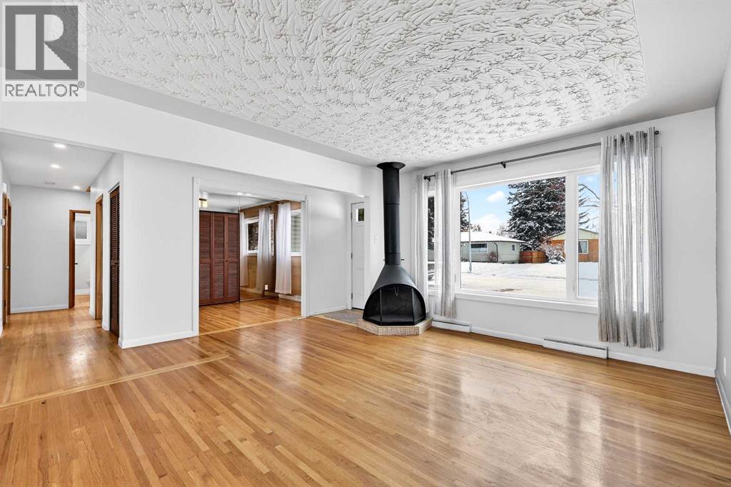 79 Hillary Crescent Sw, Calgary, Alberta  T2V 5J3 - Photo 8 - A2294116