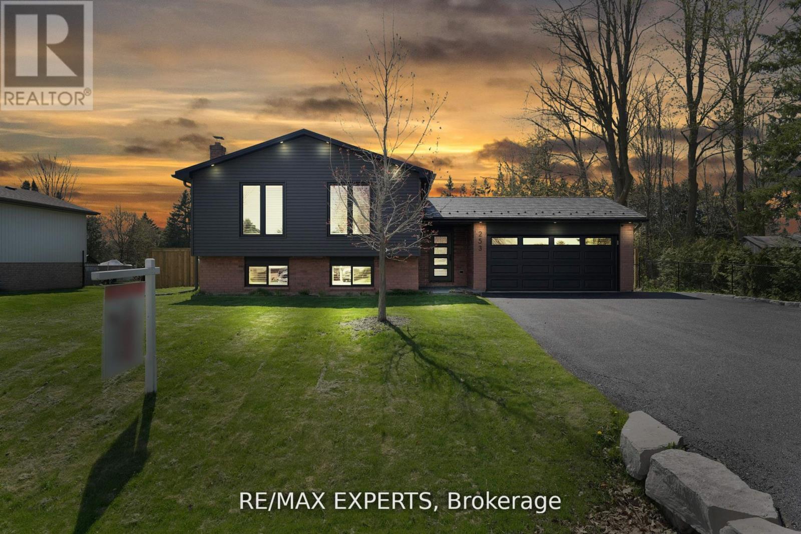 253 Spencer Avenue, Essa (Thornton), Ontario  L0L 2N0 - Photo 2 - N12896676