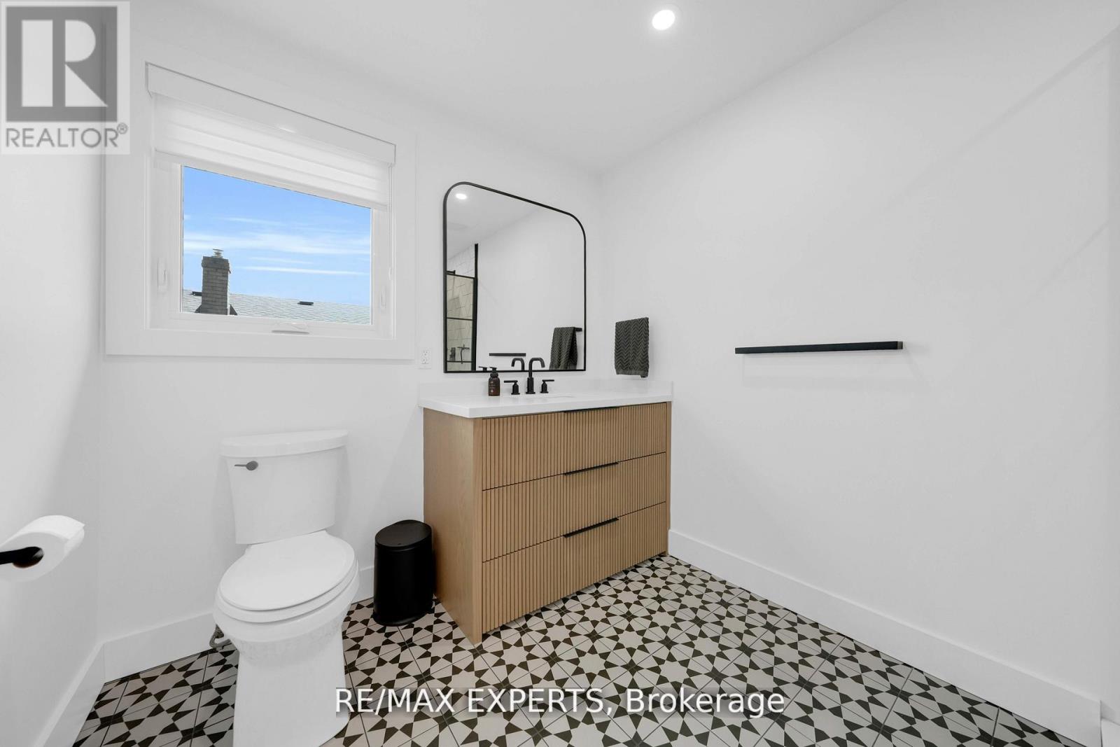 253 Spencer Avenue, Essa (Thornton), Ontario  L0L 2N0 - Photo 26 - N12896676