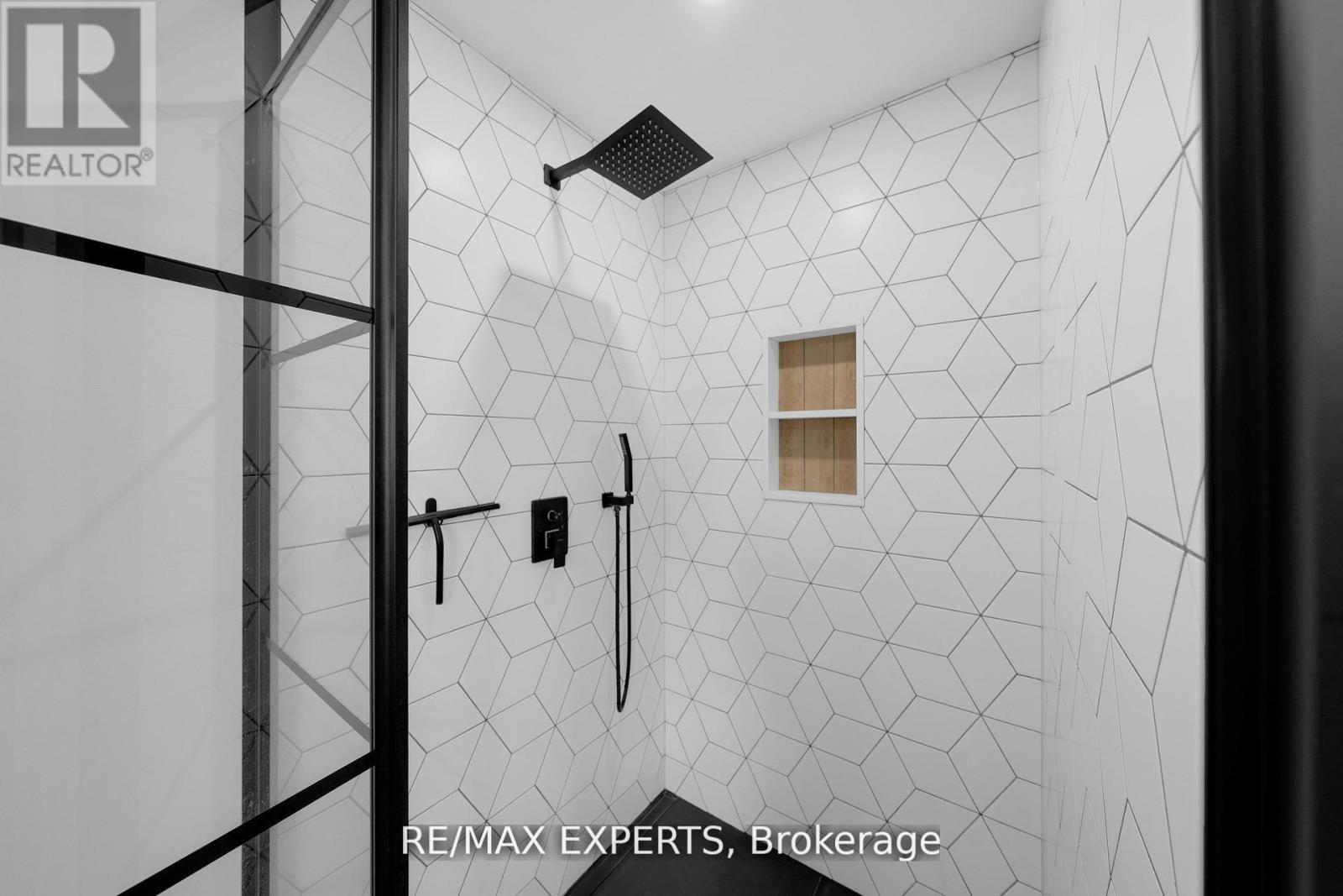 253 Spencer Avenue, Essa (Thornton), Ontario  L0L 2N0 - Photo 27 - N12896676