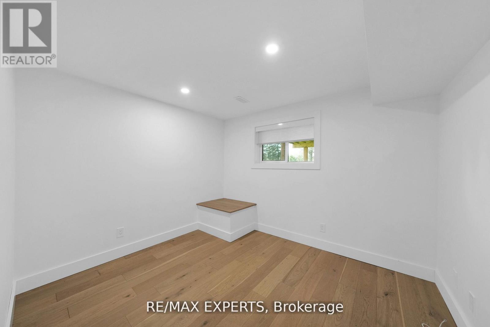 253 Spencer Avenue, Essa (Thornton), Ontario  L0L 2N0 - Photo 38 - N12896676