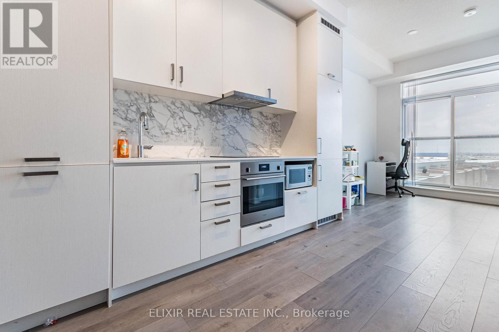 522 - 60 Honeycrisp Crescent, Vaughan, Ontario  L4K 0N5 - Photo 6 - N12896706