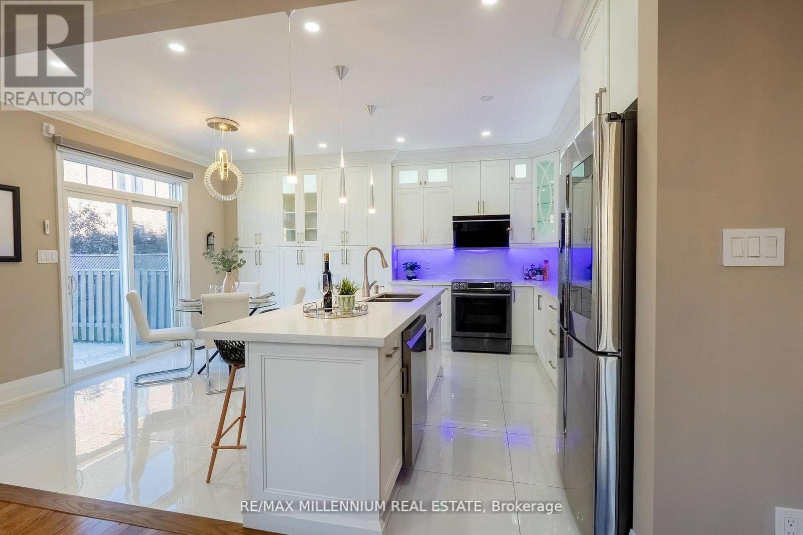 1 Bracknell Avenue, Markham, Ontario  L6C 0B2 - Photo 4 - N12896728