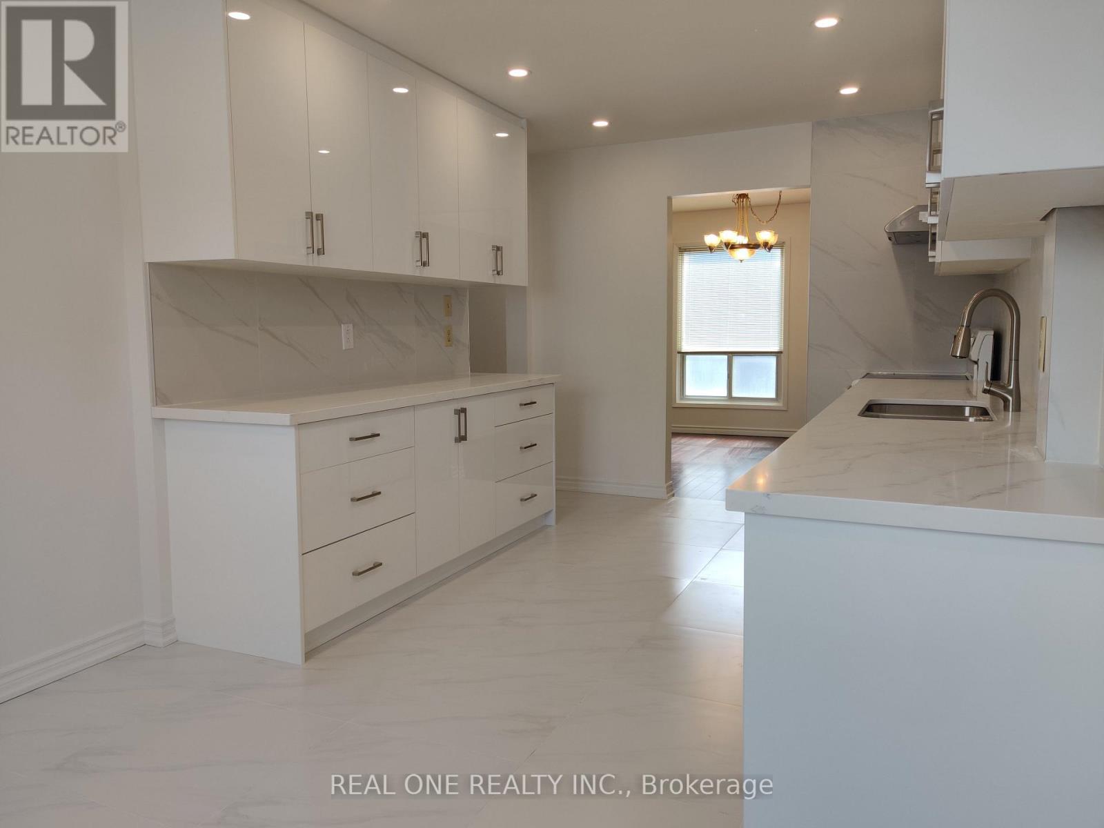 50 - 646 Village Parkway, Markham, Ontario  L3R 2S7 - Photo 3 - N12896740