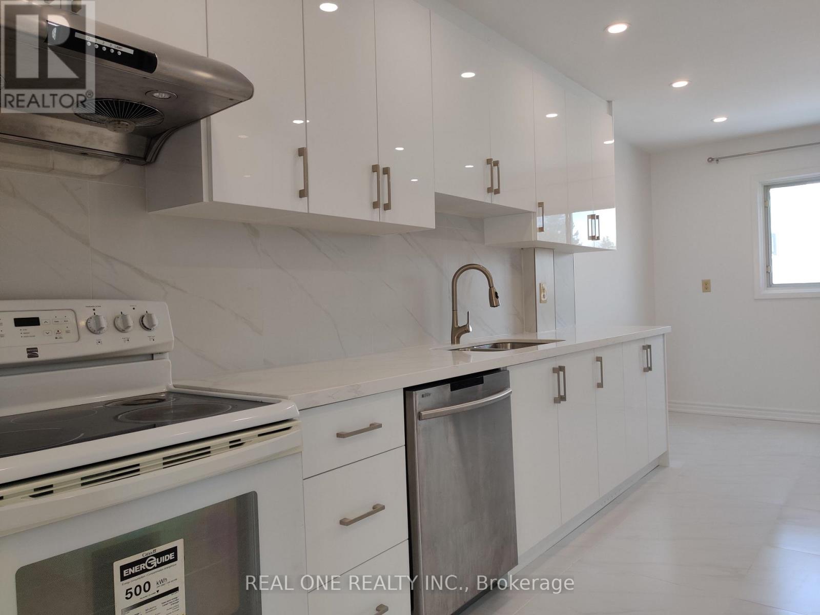 50 - 646 Village Parkway, Markham, Ontario  L3R 2S7 - Photo 6 - N12896740