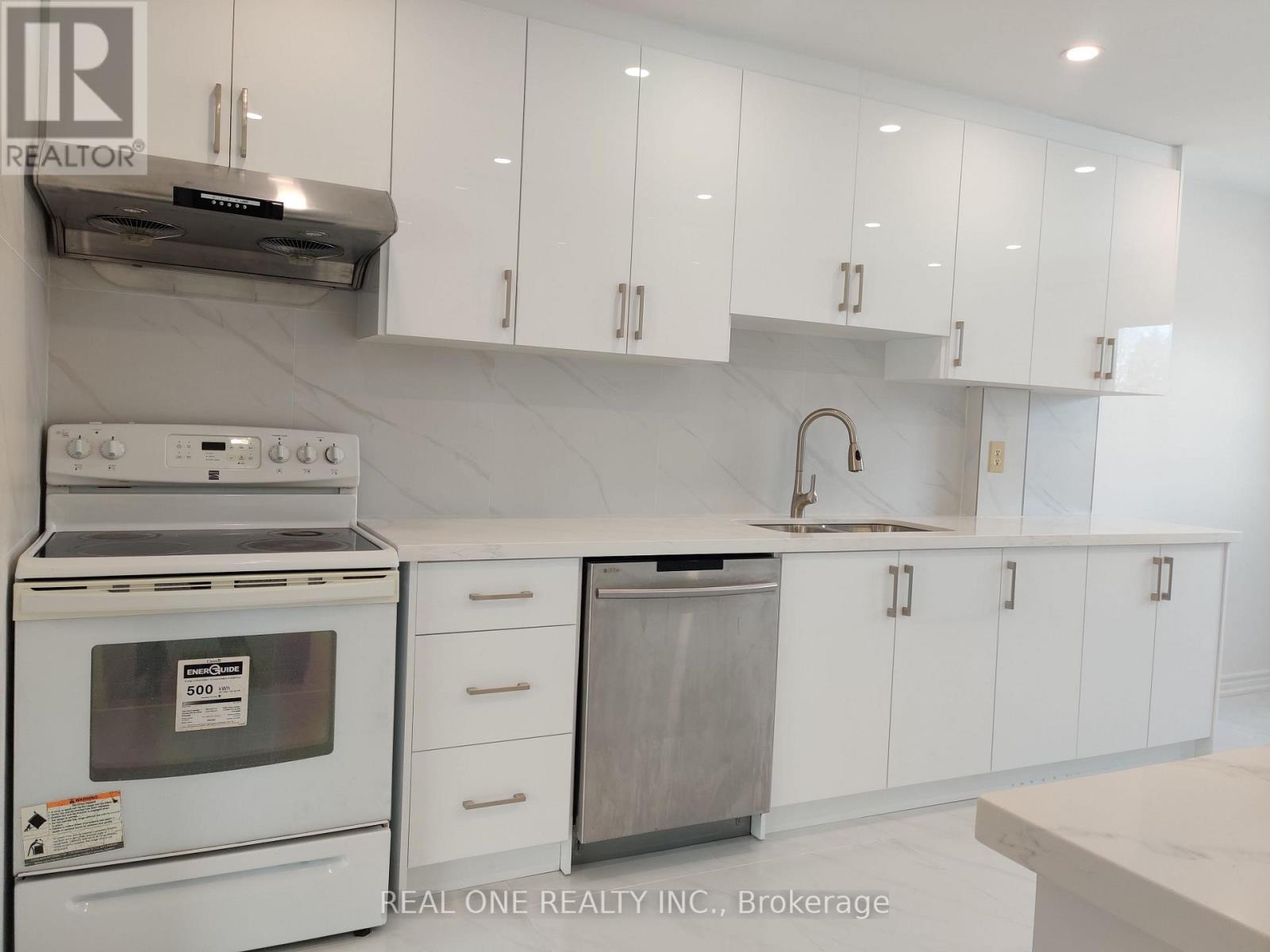 50 - 646 Village Parkway, Markham, Ontario  L3R 2S7 - Photo 8 - N12896740