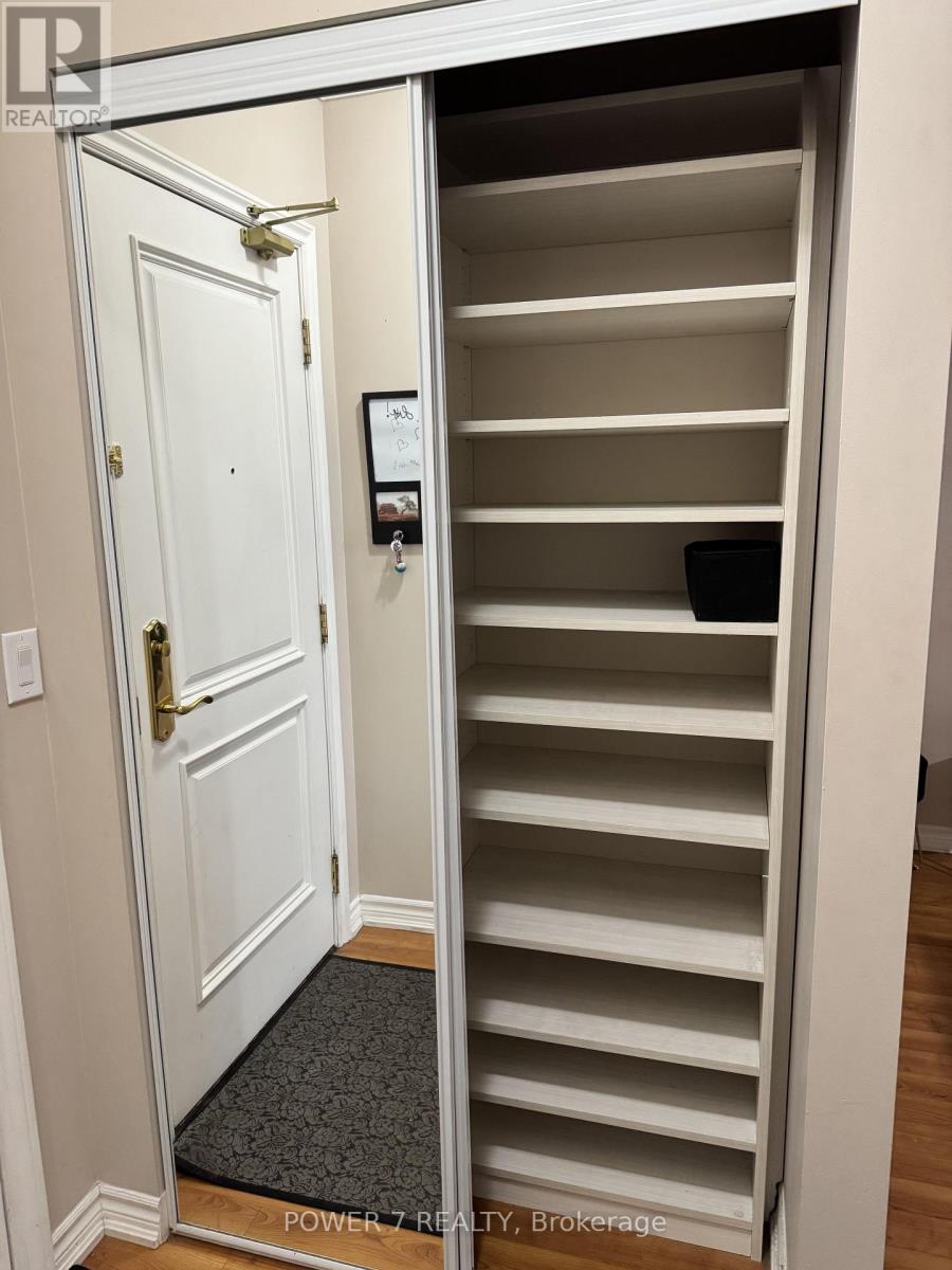 1615 - 9235 Jane Street, Vaughan, Ontario  L6A 0J8 - Photo 3 - N12896810