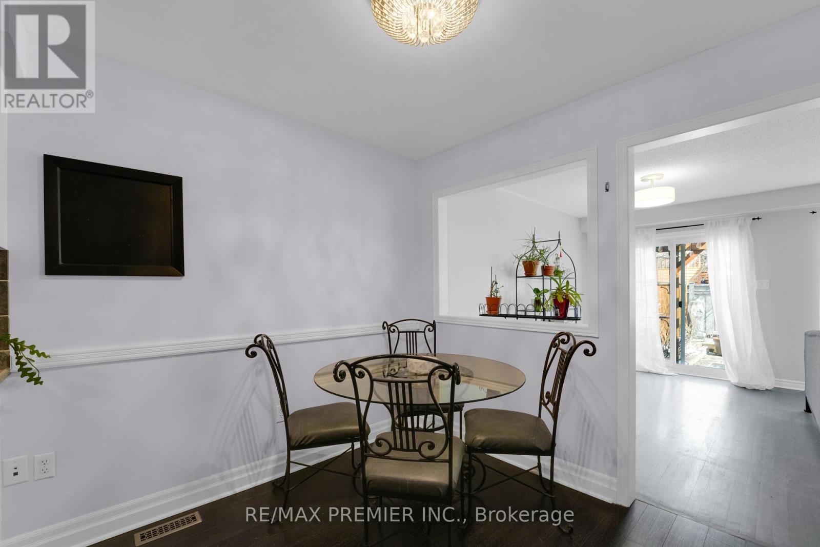 15 Michelle Drive, Vaughan, Ontario  L4L 9B8 - Photo 10 - N12896838