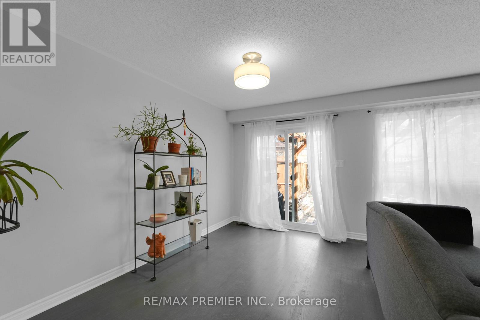 15 Michelle Drive, Vaughan, Ontario  L4L 9B8 - Photo 11 - N12896838