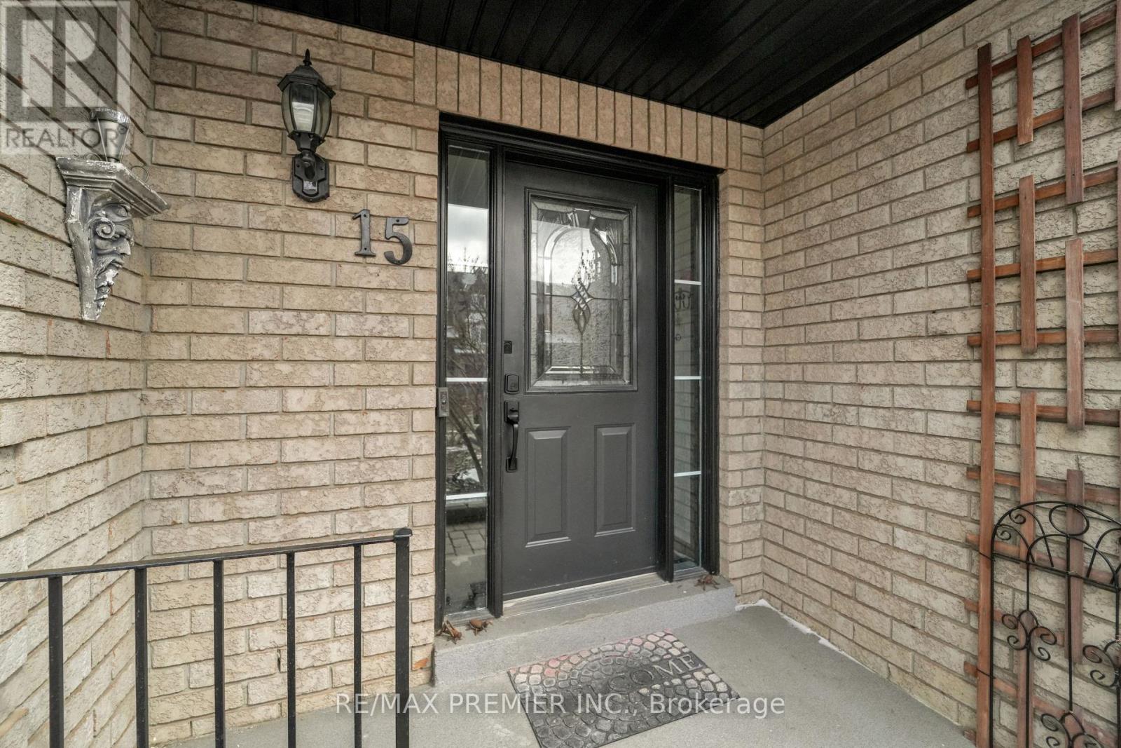 15 Michelle Drive, Vaughan, Ontario  L4L 9B8 - Photo 3 - N12896838