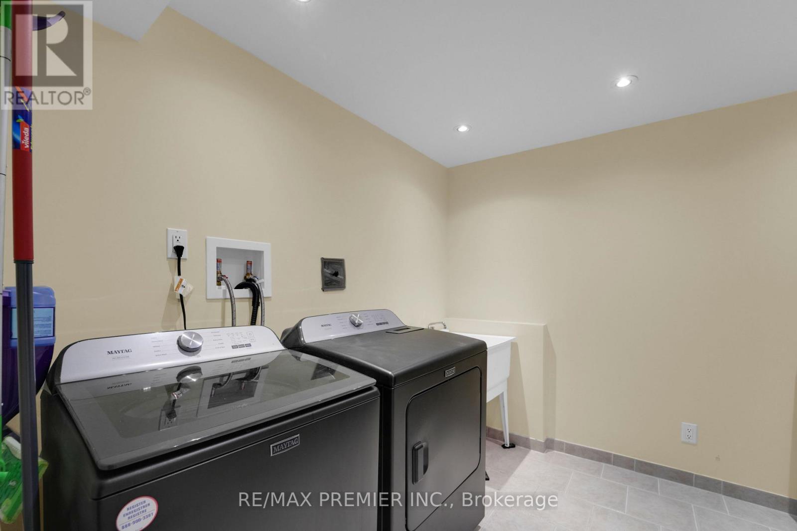 15 Michelle Drive, Vaughan, Ontario  L4L 9B8 - Photo 37 - N12896838