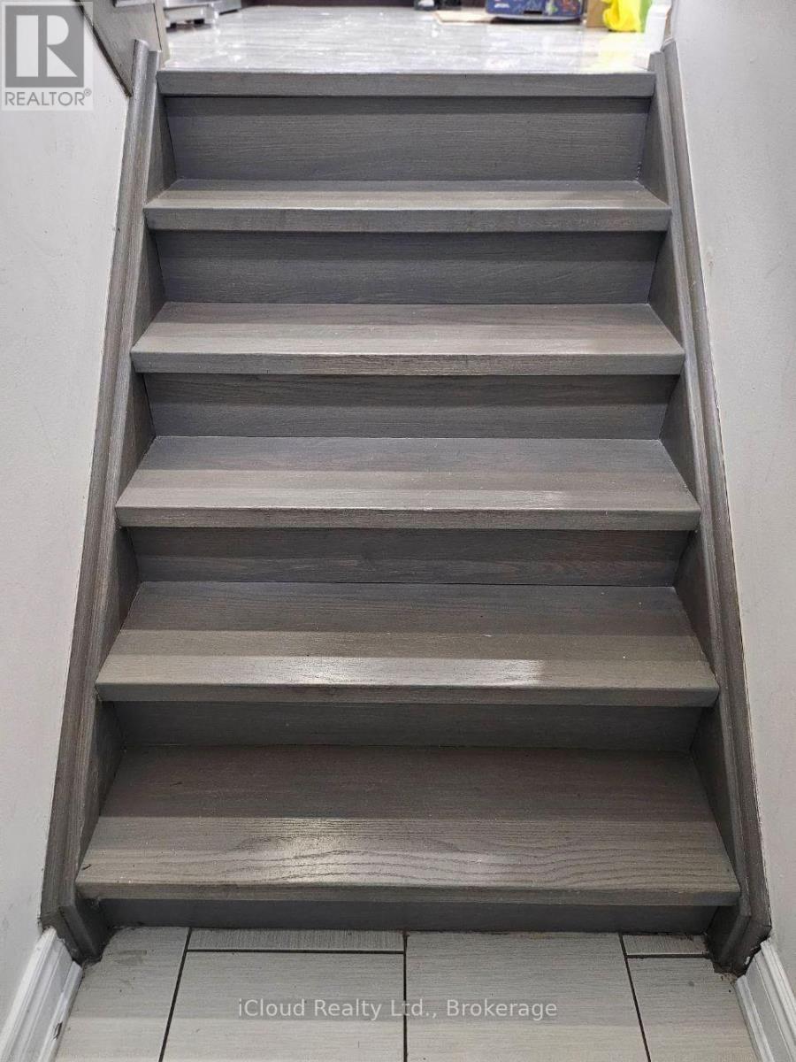 61 Hull Street, Mississauga, Ontario  L4T 1C9 - Photo 20 - W12896666