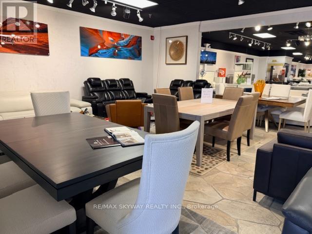 10 - 2111 Dunwin Drive, Mississauga, Ontario  L5L 3C1 - Photo 10 - W12896684