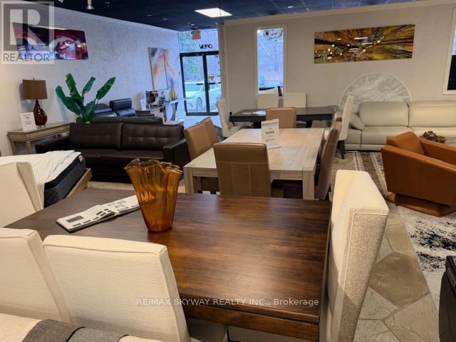 10 - 2111 Dunwin Drive, Mississauga, Ontario  L5L 3C1 - Photo 12 - W12896684