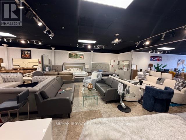 10 - 2111 Dunwin Drive, Mississauga, Ontario  L5L 3C1 - Photo 2 - W12896684