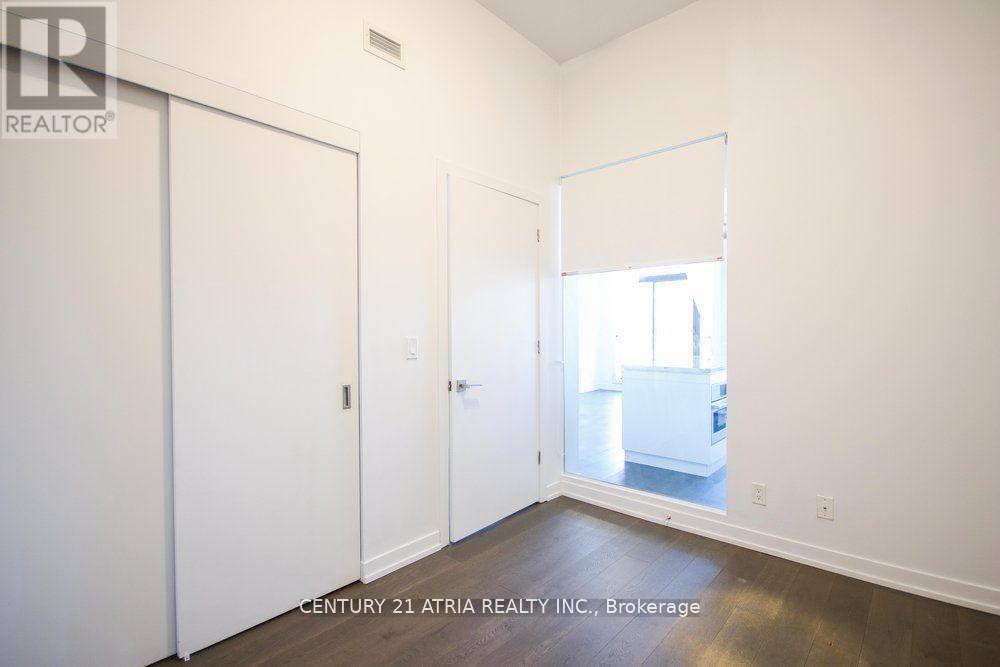 101 - 35 Wabash Avenue, Toronto, Ontario  M6R 0A9 - Photo 9 - W12896686