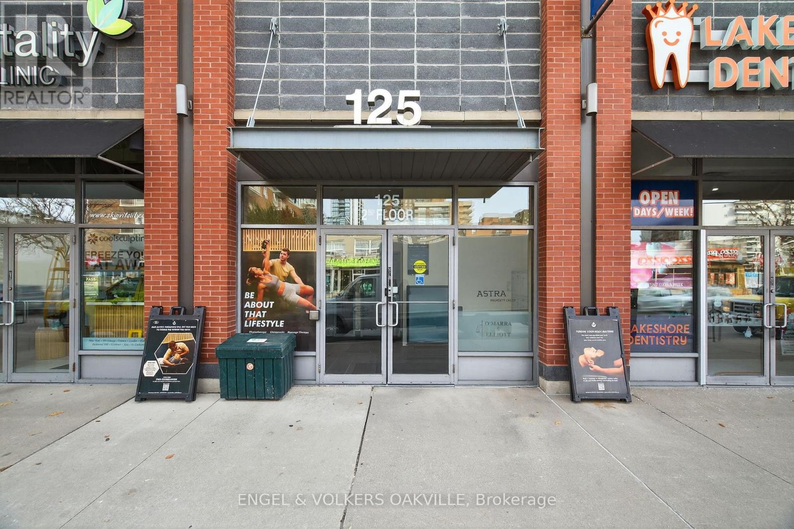 203 - 125 Lakeshore Road E, Mississauga, Ontario  L5G 1E5 - Photo 15 - W12896710