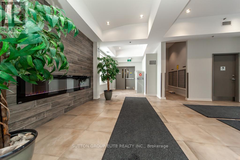 111 - 1360 Costigan Road, Milton, Ontario  L9T 8X6 - Photo 4 - W12896716