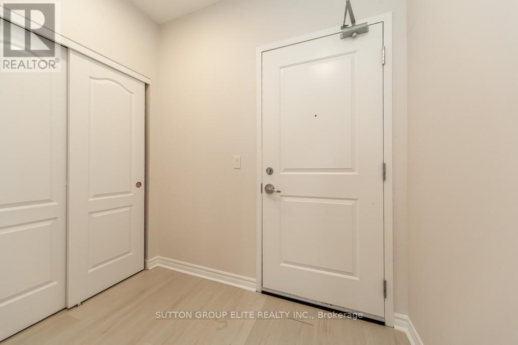 111 - 1360 Costigan Road, Milton, Ontario  L9T 8X6 - Photo 6 - W12896716