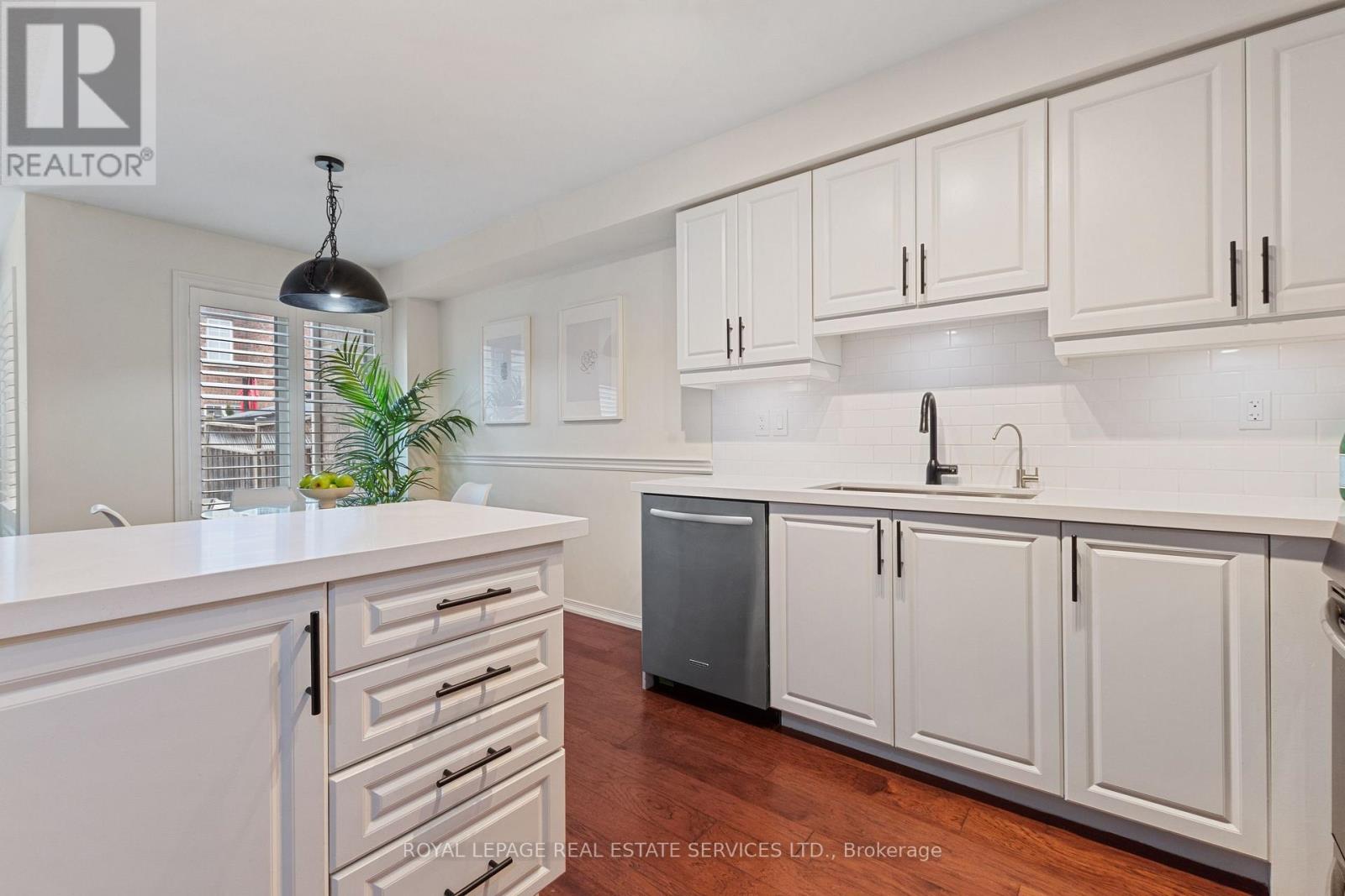 1824 Mccoy Avenue, Burlington, Ontario  L7L 7M1 - Photo 13 - W12896738