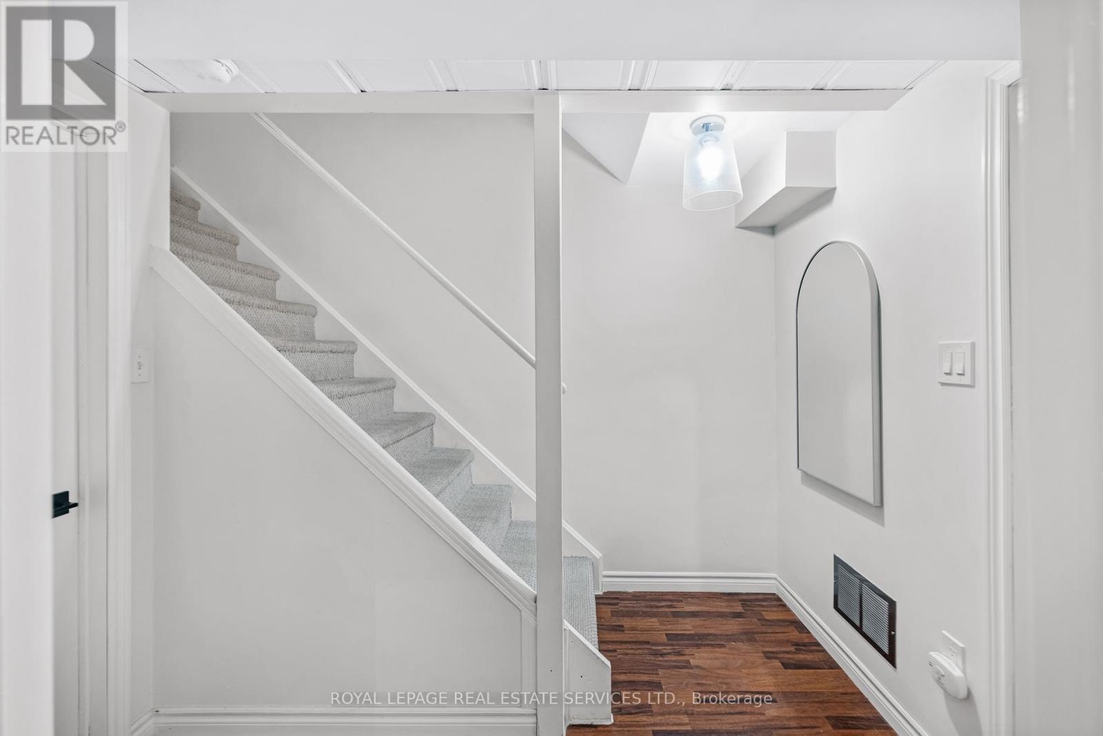 1824 Mccoy Avenue, Burlington, Ontario  L7L 7M1 - Photo 35 - W12896738