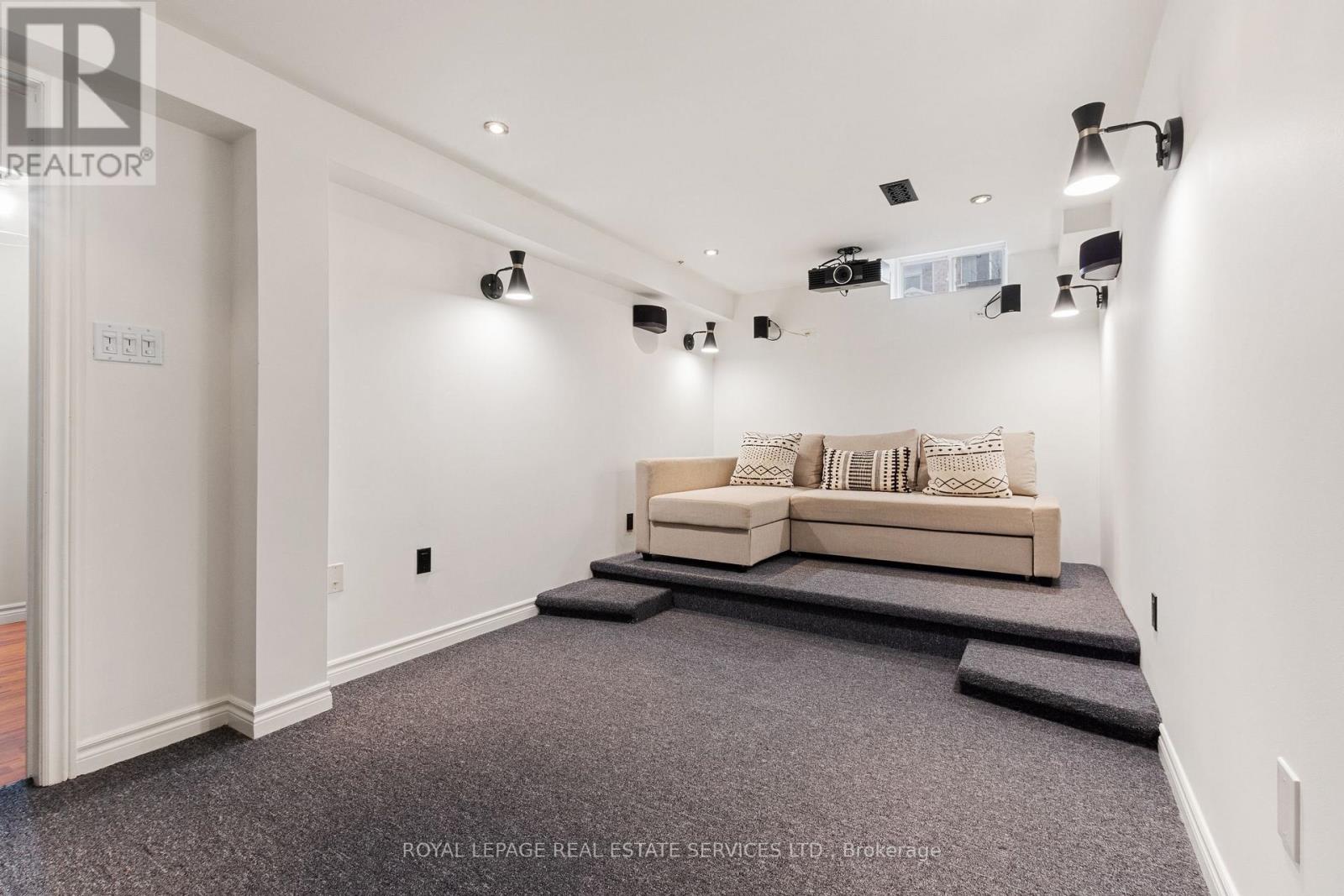 1824 Mccoy Avenue, Burlington, Ontario  L7L 7M1 - Photo 36 - W12896738