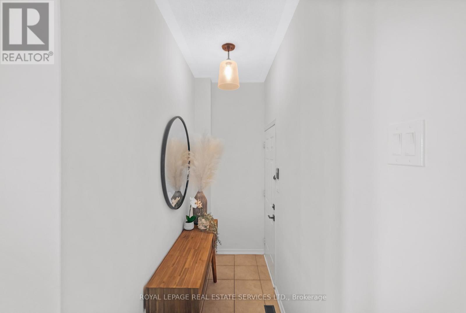 1824 Mccoy Avenue, Burlington, Ontario  L7L 7M1 - Photo 6 - W12896738