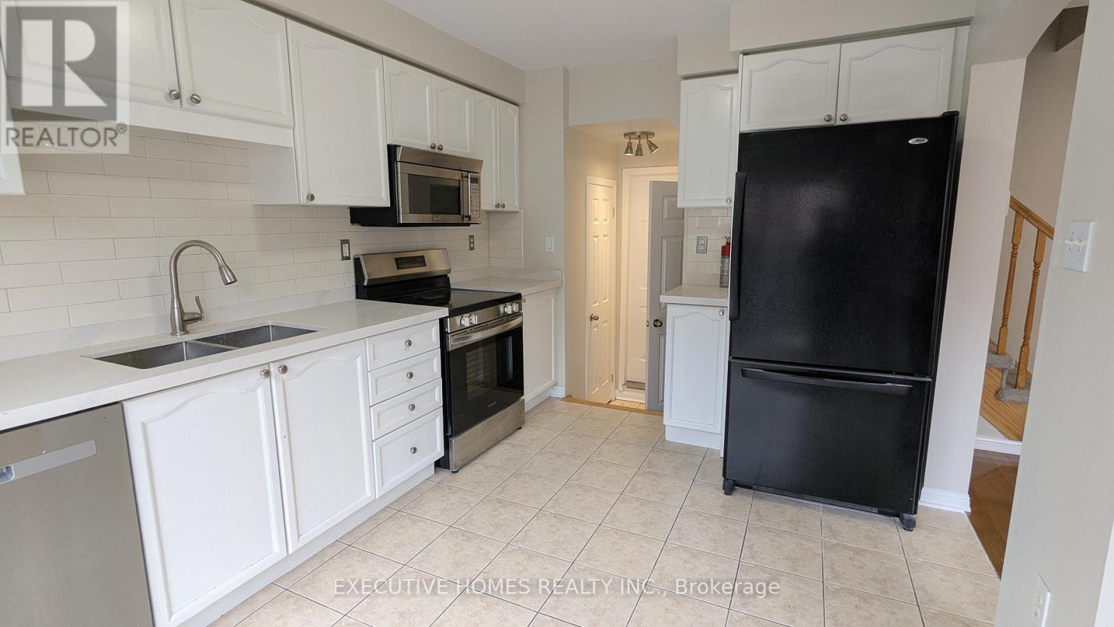 676 Hamilton Crescent, Milton, Ontario  L9T 6H1 - Photo 10 - W12896772