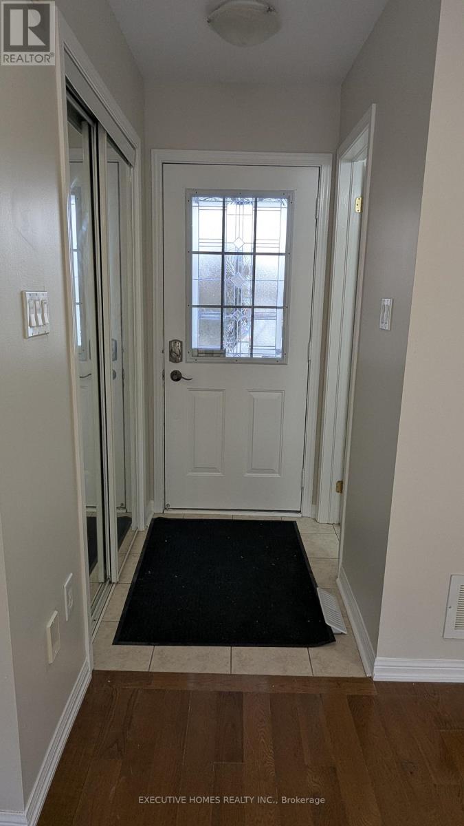 676 Hamilton Crescent, Milton, Ontario  L9T 6H1 - Photo 5 - W12896772