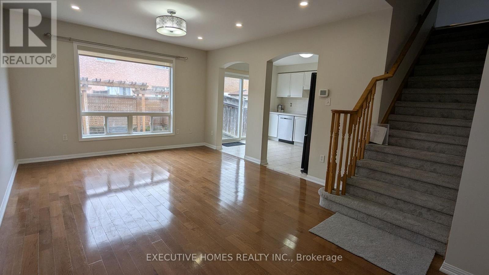 676 Hamilton Crescent, Milton, Ontario  L9T 6H1 - Photo 7 - W12896772