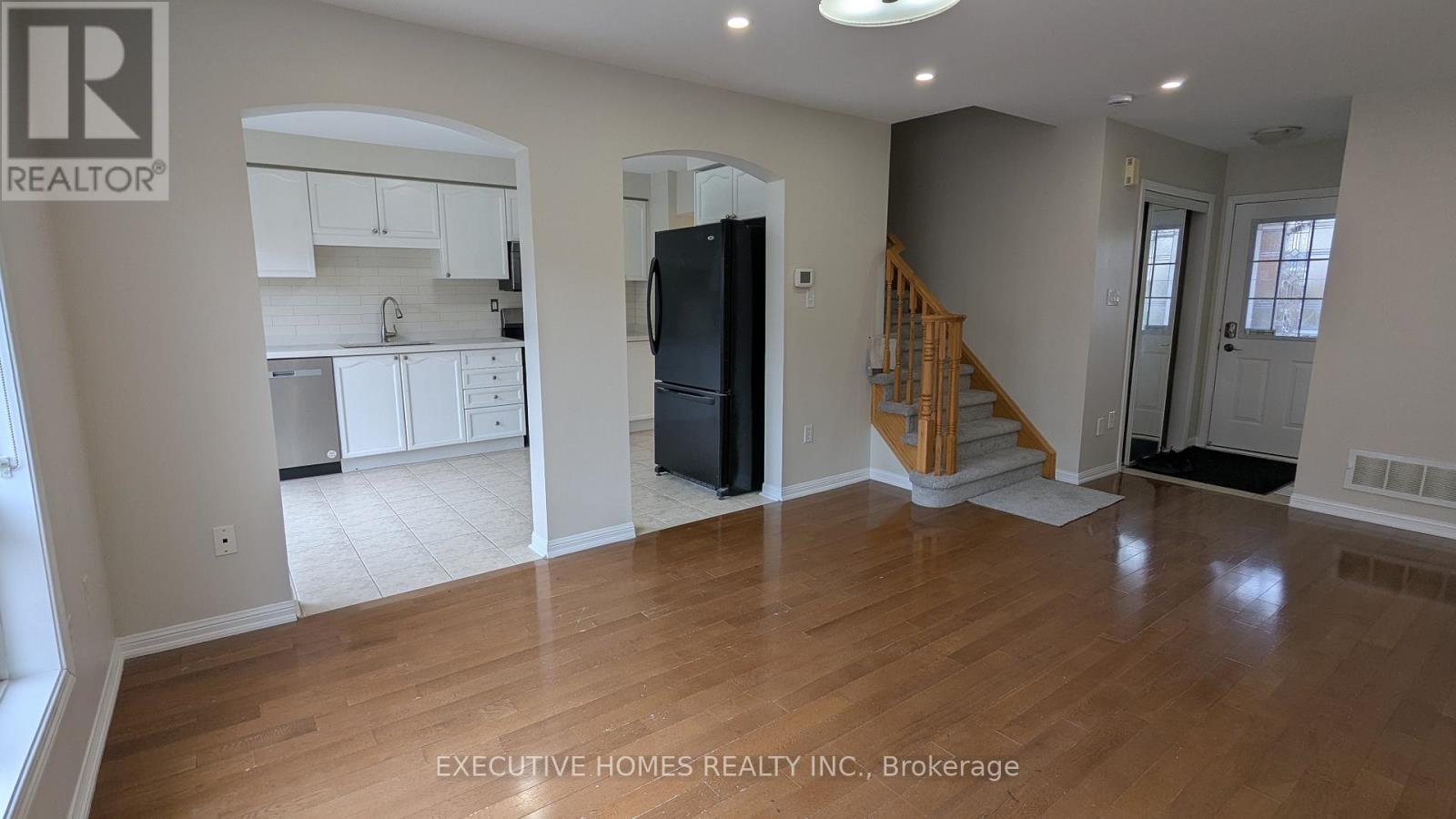 676 Hamilton Crescent, Milton, Ontario  L9T 6H1 - Photo 8 - W12896772