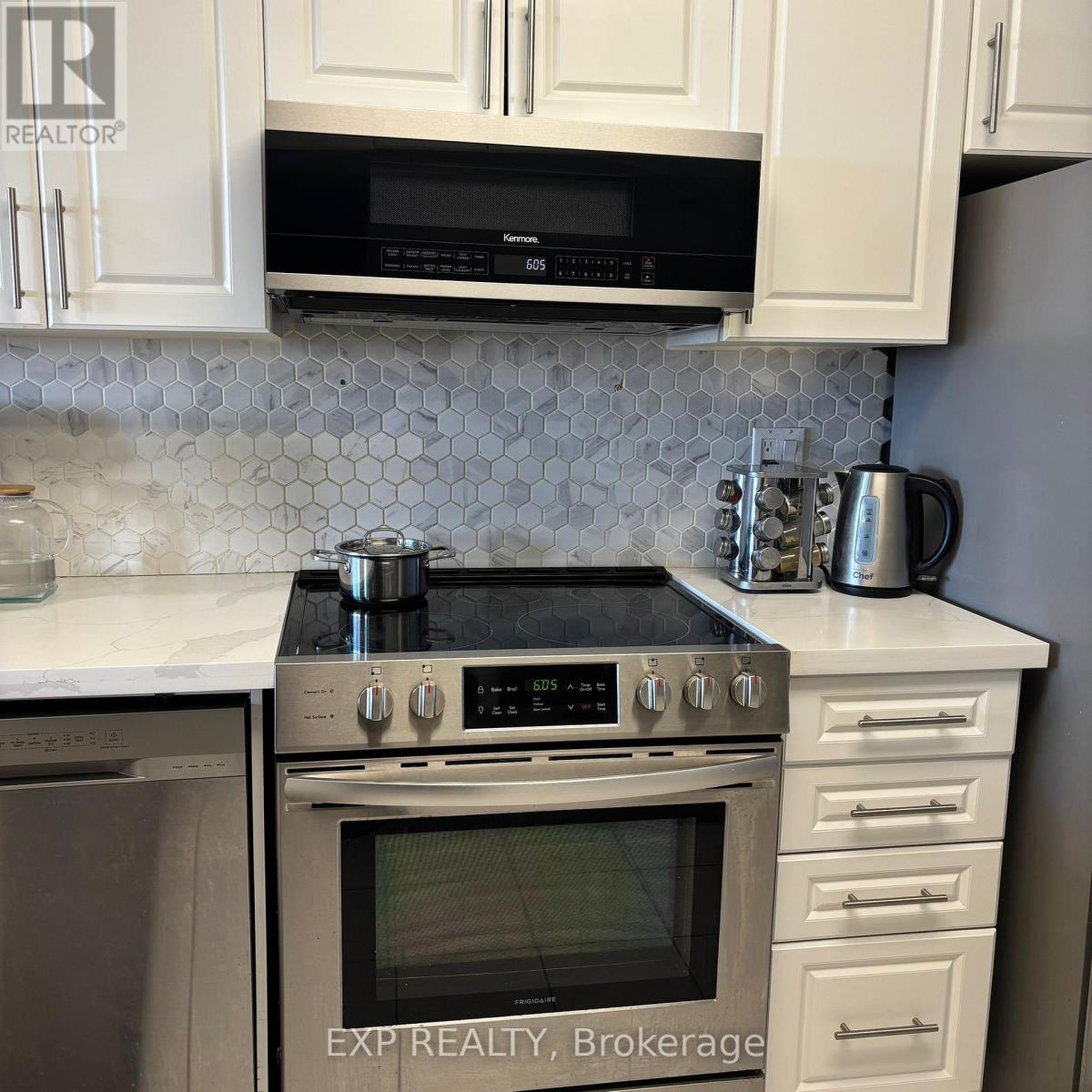 2009 - 236 ALBION ROAD, Toronto, Ontario