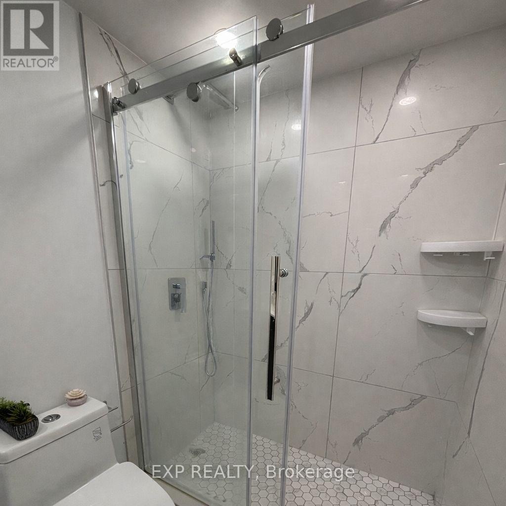 2009 - 236 Albion Road, Toronto, Ontario  M9W 6A6 - Photo 11 - W12896796