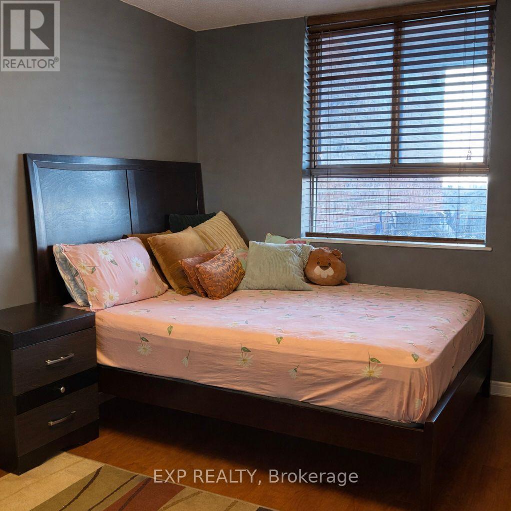 2009 - 236 Albion Road, Toronto, Ontario  M9W 6A6 - Photo 14 - W12896796