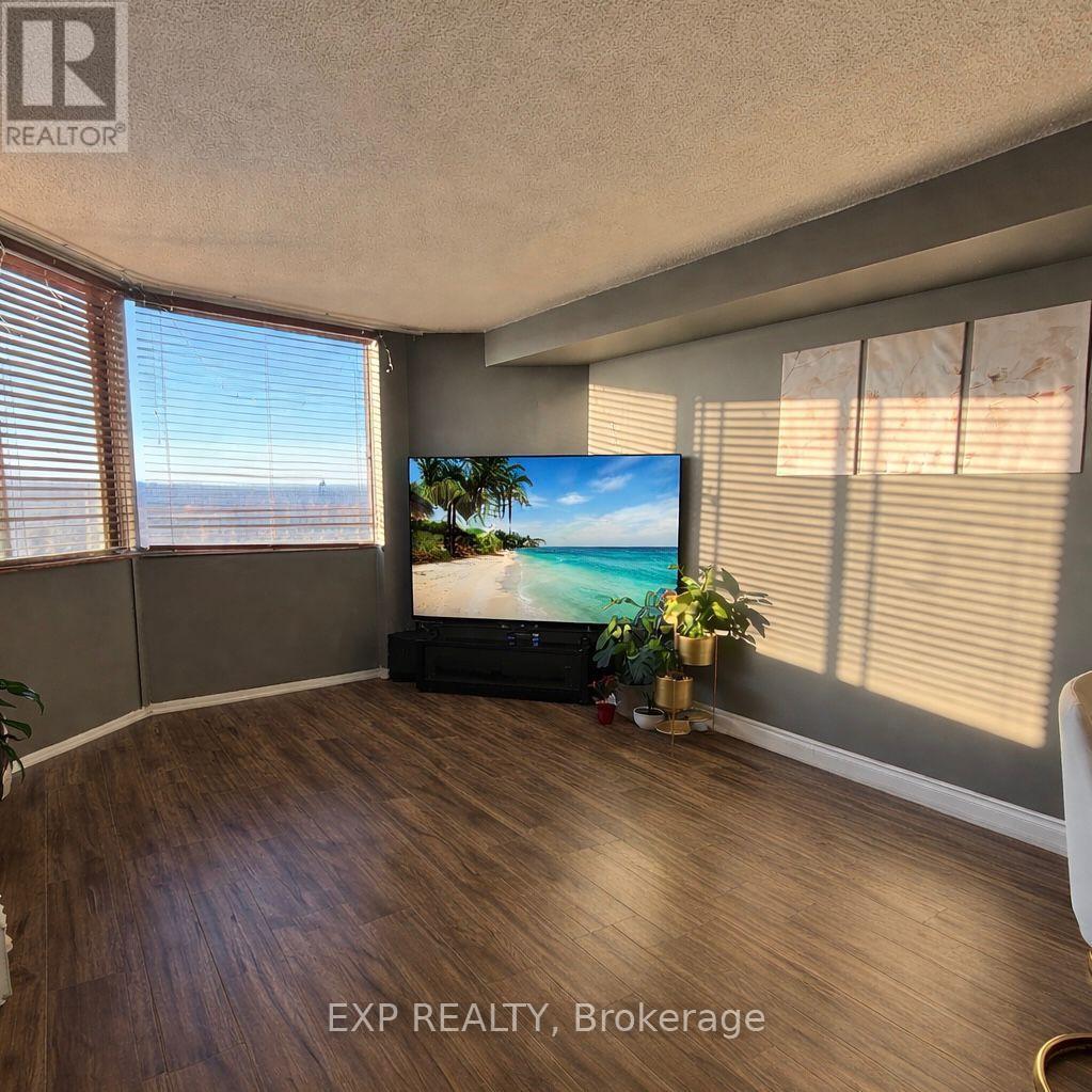 2009 - 236 Albion Road, Toronto, Ontario  M9W 6A6 - Photo 6 - W12896796