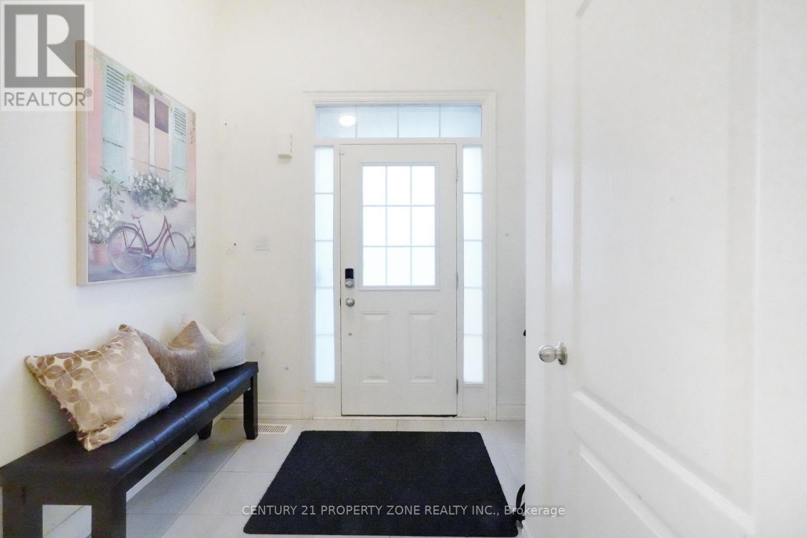 447 Izumi Gate, Milton, Ontario  L9E 1J8 - Photo 5 - W12896814