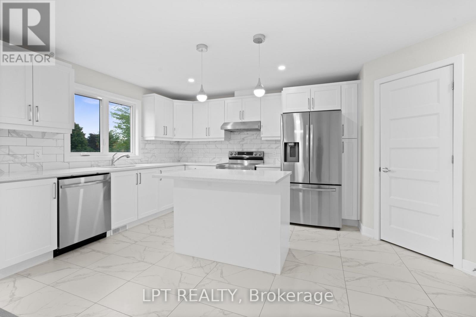 75 Chateauguay Street, Russell, Ontario  K0A 2M0 - Photo 35 - X12822910