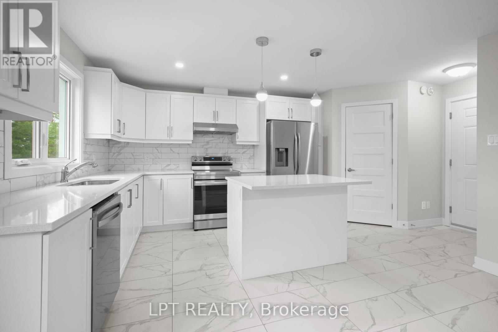 75 Chateauguay Street, Russell, Ontario  K0A 2M0 - Photo 34 - X12822910