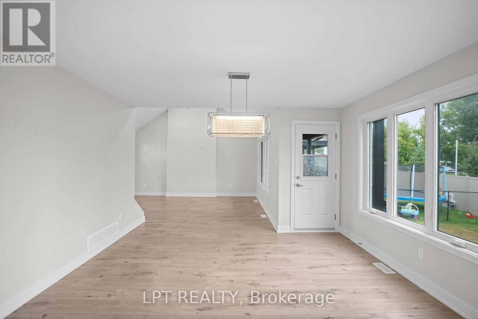 75 Chateauguay Street, Russell, Ontario  K0A 2M0 - Photo 32 - X12822910